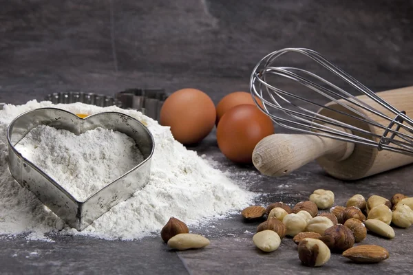 Egg and flour for baking cookies — Stock Photo, Image