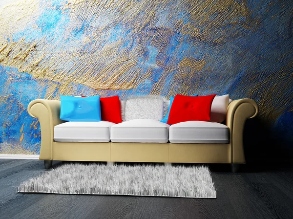 Современный интерьер с диваном и ковром — стоковое фото