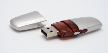 izole usb pendrive