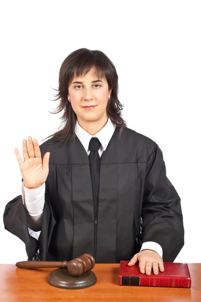 Juíza do sexo feminino fazendo juramento — Fotografia de Stock