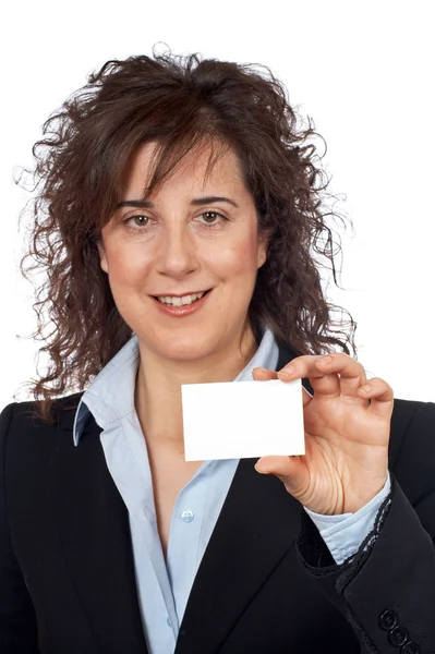 Деловая женщина держит одну пустую карточку — стоковое фото