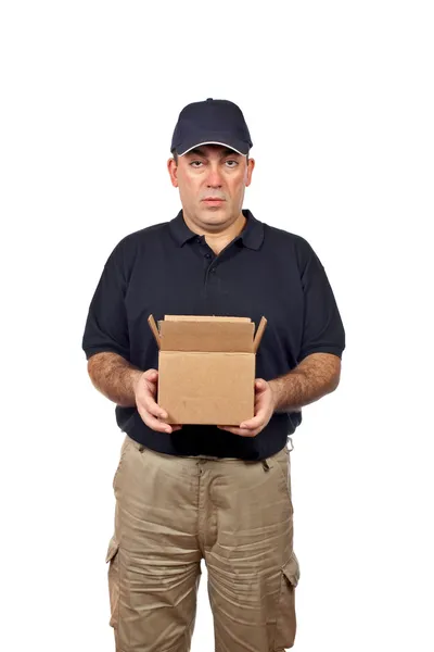 Courier håller en öppen låda — Stockfoto