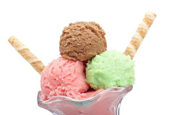 Стекло мороженого с различными вкусами — стоковое фото