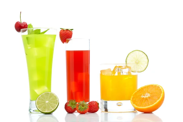 Клубничный, апельсиновый и киви сок — стоковое фото