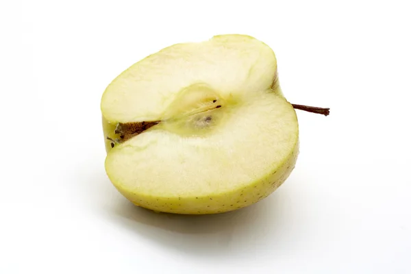 Mezza mela, isolata — Foto Stock