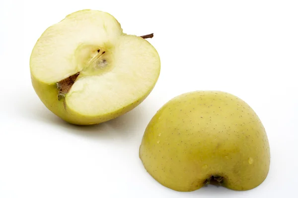 Twee halve appels — Stockfoto
