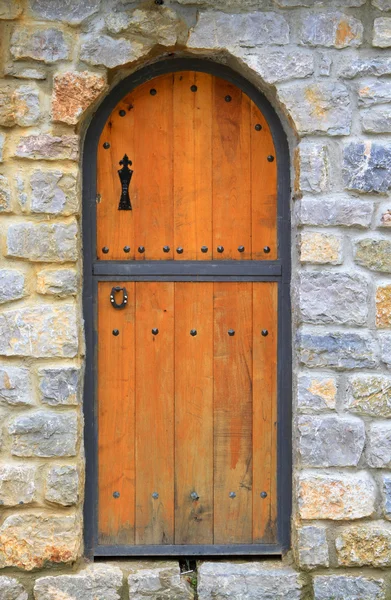 Antike Tür der Kapelle — Stockfoto