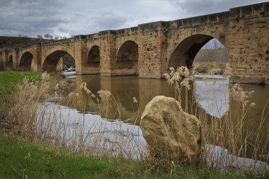 Ortaçağ Köprüsü, ebro Nehri'nin