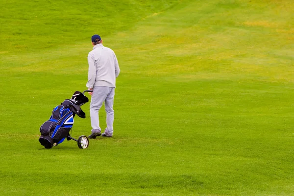 Golfista con bolsa — Foto de Stock