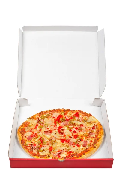 Вкусная итальянская пицца в коробке — стоковое фото