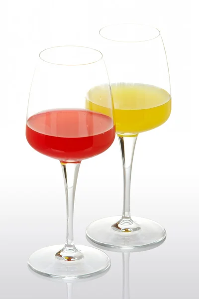 Two glasses with beverages — 图库照片
