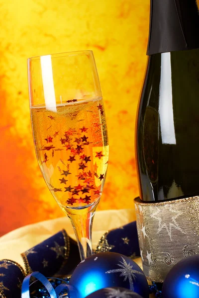 Шампанское на стекле — стоковое фото
