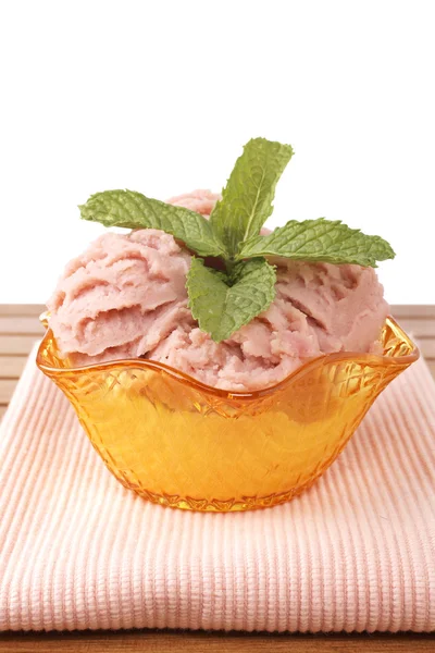 Lahodné maliny zmrzlina — Stock fotografie