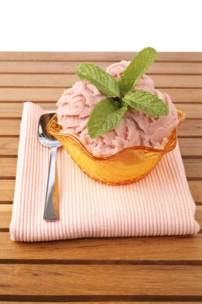 Délicieuse crème glacée framboises — Photo