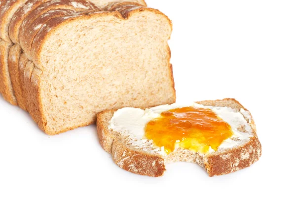 Toast mit Butter und Pfirsichmarmelade — Stockfoto