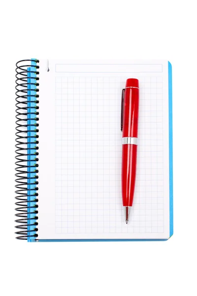空白笔记本表与钢笔 — 图库照片