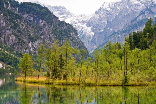 Almsee jezioro, dolinie almtal, austria — Zdjęcie stockowe