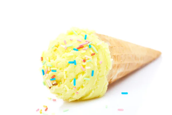 Vanilla ice cream cone reflected — Stock Photo, Image