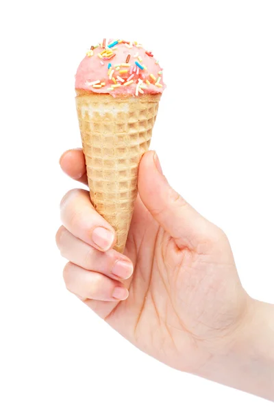 Segurando delicioso sorvete de morango — Fotografia de Stock