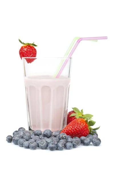 Strawberry milkshake med blåbär — Stockfoto
