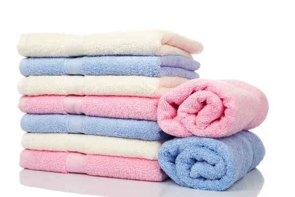 Asciugamani multicolore impilati — Foto Stock