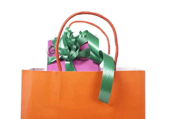 Borsa shopping con dentro i regali — Foto Stock