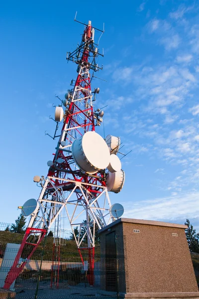 Torre delle telecomunicazioni — Foto Stock