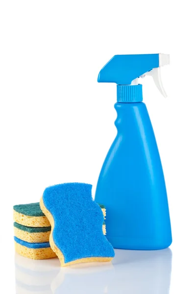 Detergent w spray butelki gąbki — Zdjęcie stockowe