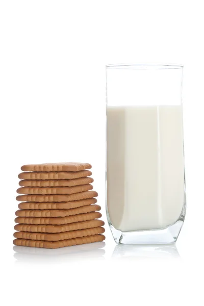 Biscuits et gobelet de lait — Photo