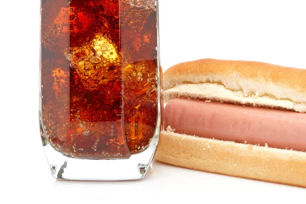 Sosisli sandviç ve gazoz cam — Stok fotoğraf