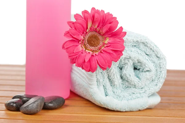 Asciugamani e bottiglia di sapone — Foto Stock