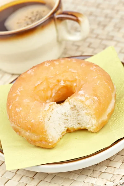 Delicioso donut e café — Fotografia de Stock