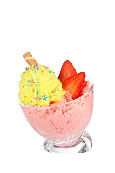 Vynikající jahodovou a vanilkovou zmrzlinou — Stock fotografie