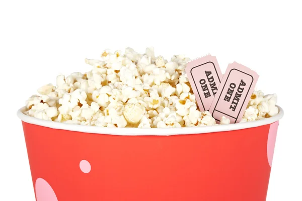Detail letenky a popcorn — Stock fotografie