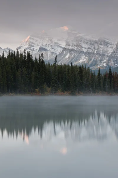 Herbert Lake, Canadá — Foto de Stock