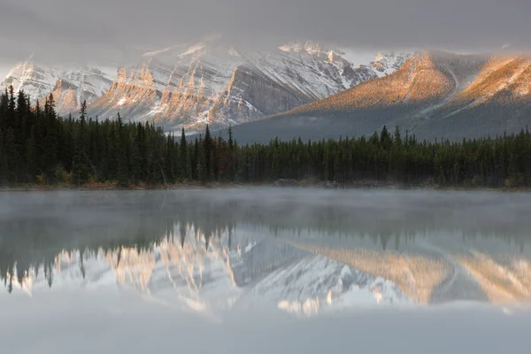 赫伯特 · 湖加拿大 — 图库照片