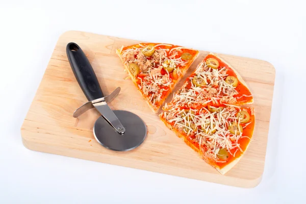 Skivor av italiensk pizza och fräs — Stockfoto