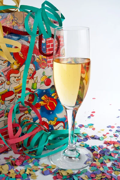 Champagne glas met boodschappentas — Stockfoto