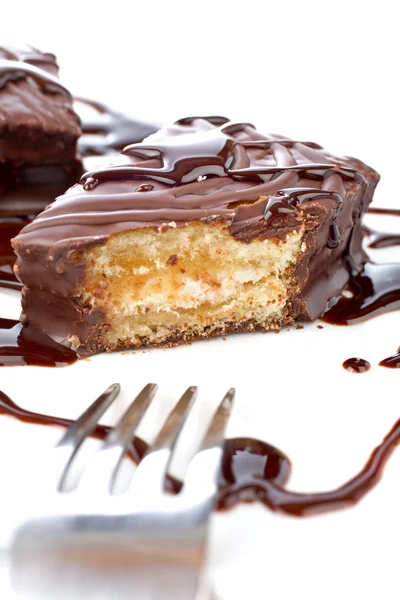 Két csokoládé cupcakes szirup és a villás — Stock Fotó