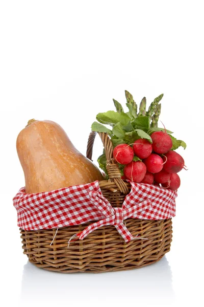 Cesta de verduras frescas —  Fotos de Stock