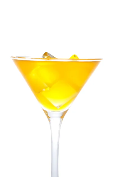 Oranžový koktejl s kostkami ledu — Stock fotografie