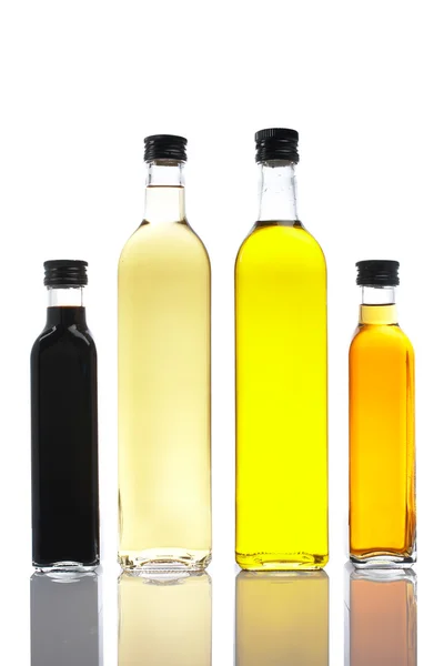 Пляшки оливкової олії та оцту — стокове фото