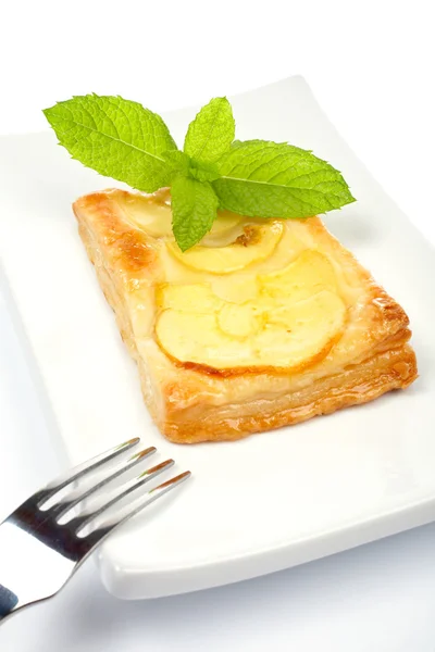 叉和苹果挞的一道菜 — 图库照片