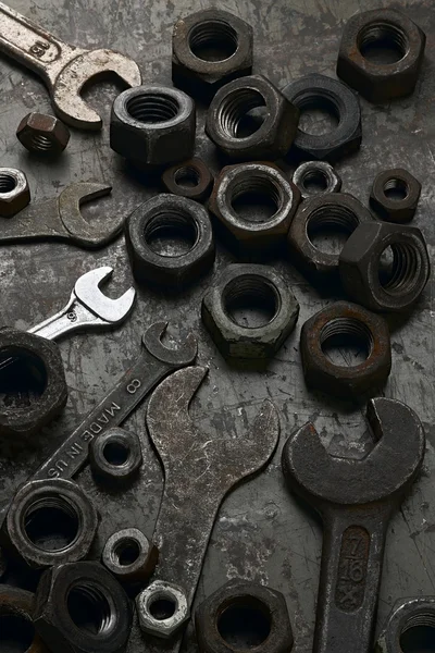 Mechanic's slagmoersleutels en noten — Stockfoto