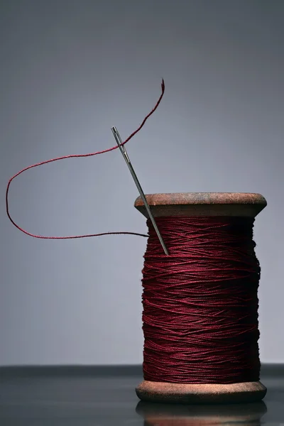 糸と針のスプール — ストック写真