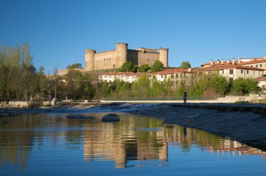 Barco castle from Tormes river clipart