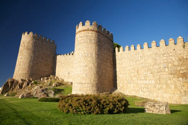 Детали стены города Авила — стоковое фото