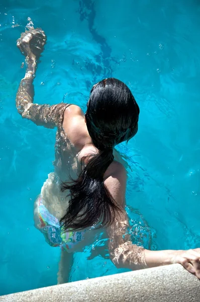 Woman waiting to swim — Stock Photo, Image