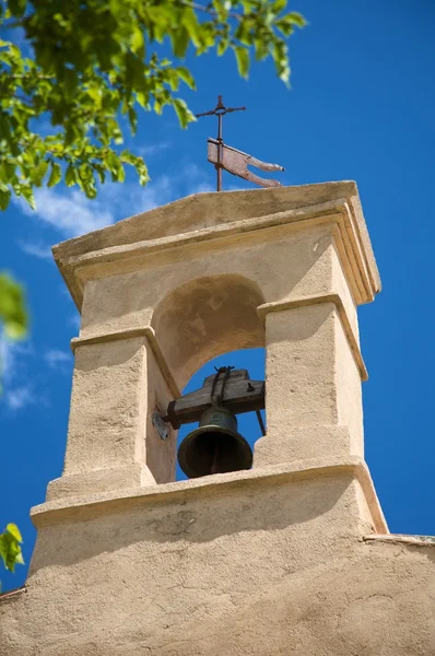 Torre de sino de capela pequena — Fotografia de Stock