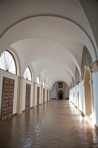 Korridoren av kloster — Stockfoto